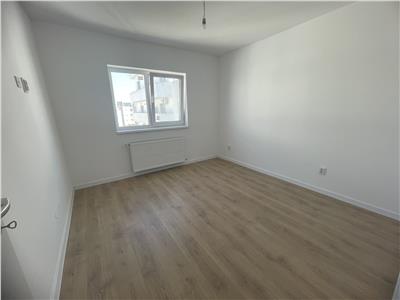 Apartament nou 3 camere cu balcon si parcare zona Mihai Viteazu