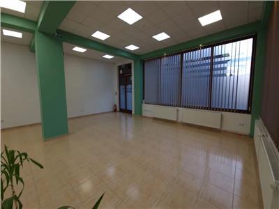 Spatiu comercial 74 mp cu parcare in zona Calea Dumbravii