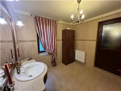 Casa 4 camere 2 bai pivnita terasa si teren 345 mp Cartierul Primaverii