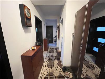 Apartament decomandat 3 camere 2 bai balcon si parcare zona Pictor Brana