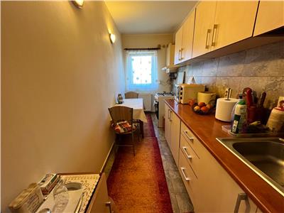 Apartament decomandat 3 camere 2 bai balcon si parcare zona Pictor Brana