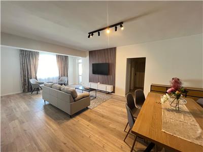 Apartament de lux 3 camere 2 bai terasa si parcare in zona Centrala