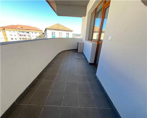 Apartament de lux 3 camere 2 bai terasa si parcare in zona Centrala