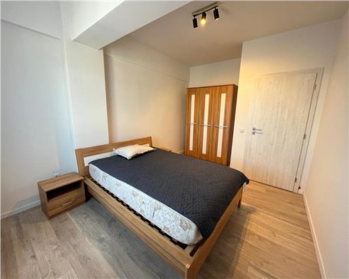 Apartament de lux 3 camere 2 bai terasa si parcare in zona Centrala