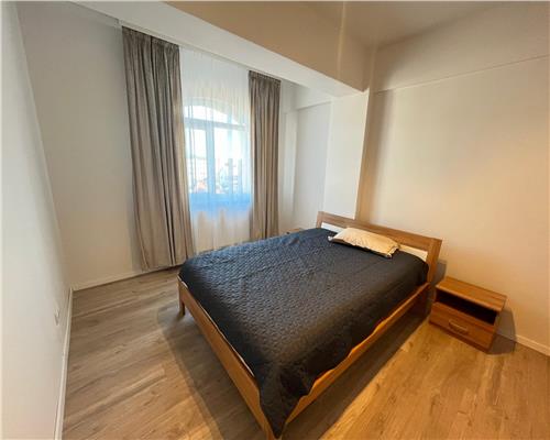 Apartament de lux 3 camere 2 bai terasa si parcare in zona Centrala