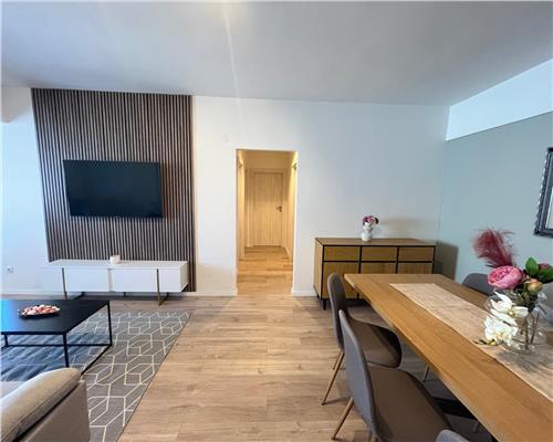 Apartament de lux 3 camere 2 bai terasa si parcare in zona Centrala