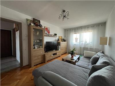 Apartament 3 camere decomandat balcon zona Parcul Sub Arini