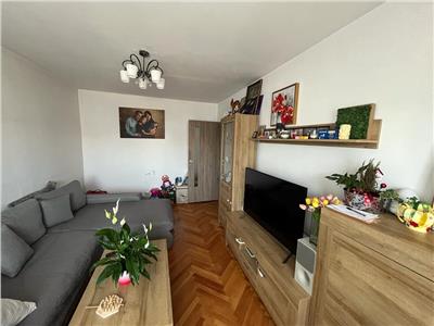 Apartament 3 camere decomandat balcon zona Parcul Sub Arini