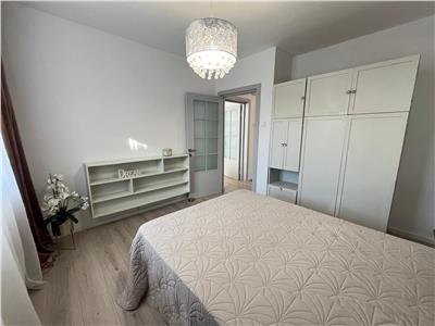 Apartament modern 3 camere cu balcon etaj 1 zona Strand