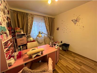 Apartament cu 4 camere 2 bai 2 balcoane etaj 2 in Terezian