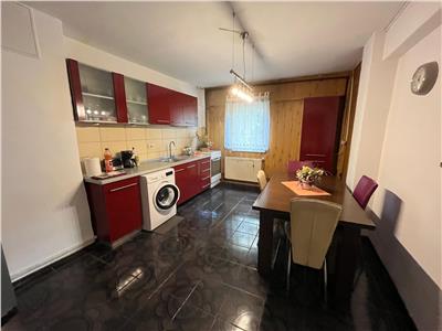 Apartament 120 mp utili cu 5 camere 2 bai balcon si pivnita zona Turnisor