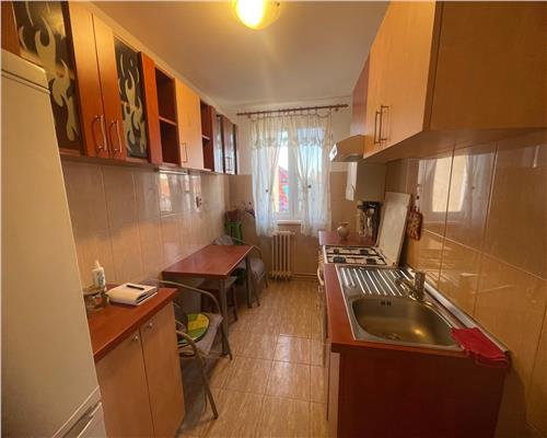 Apartament cu 2 camere decomandat cu balcon si pivnita zona Rahovei