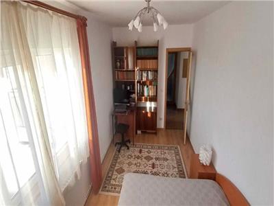 Apartament mobilat cu 2 camere decomandat in zona Valea Aurie