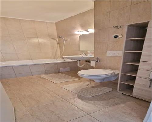 Apartament cu 2 camere decomandat in Avandarden