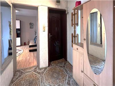 Apartament mobilat 65 mpu 3 camere balcon si pivnita zona Lidl