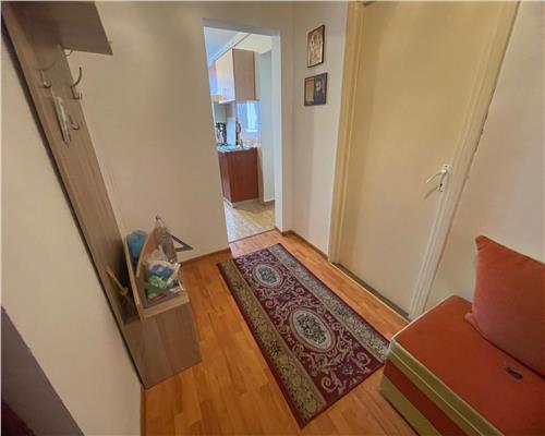 Apartament cu 2 camere decomandat cu balcon si pivnita zona Rahovei