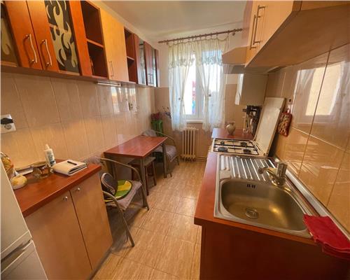 Apartament cu 2 camere decomandat cu balcon si pivnita zona Rahovei