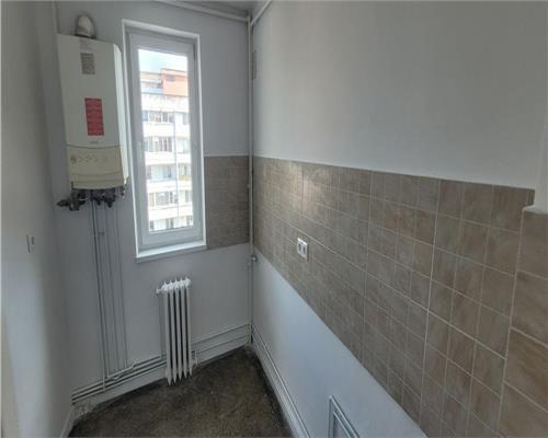 Apartament  decomandat cu 2 camere  zona centrala