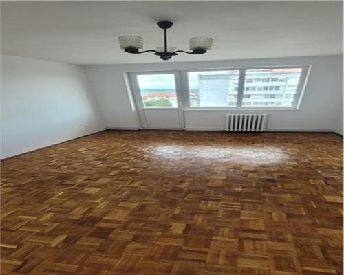 Apartament  decomandat cu 2 camere  zona centrala