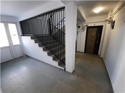 Apartament 2 camere 2 parcari boxa si curte 60 mp in Selimbar