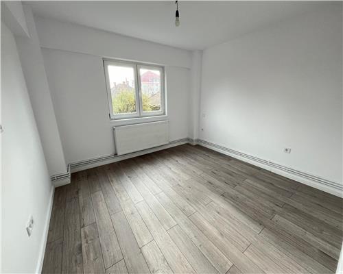 Apartament nou 3 camere 2 bai etaj 1 zona Milea