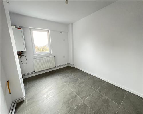 Apartament nou 3 camere 2 bai etaj 1 zona Milea