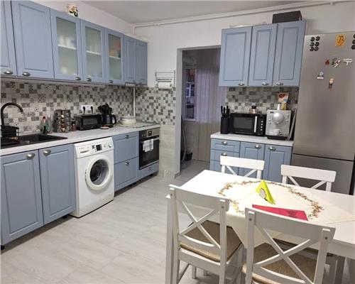 Apartament 2 camere decomandate  etaj 2  zona  Vasile Aaron