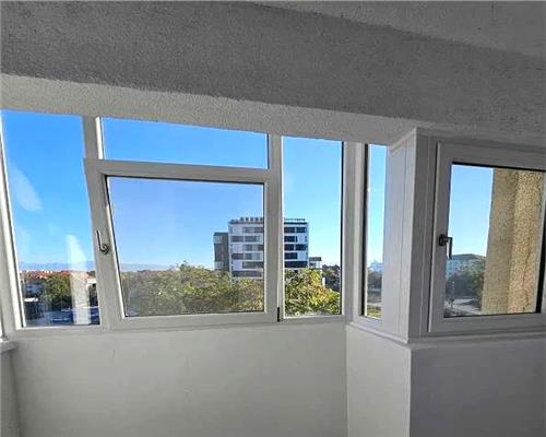 Apartament modern cu 2 camere si balcon zona Spitalul Judetean