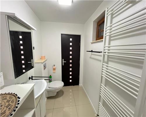 Apartament modern 3 camere la casa in zona Piata Cluj