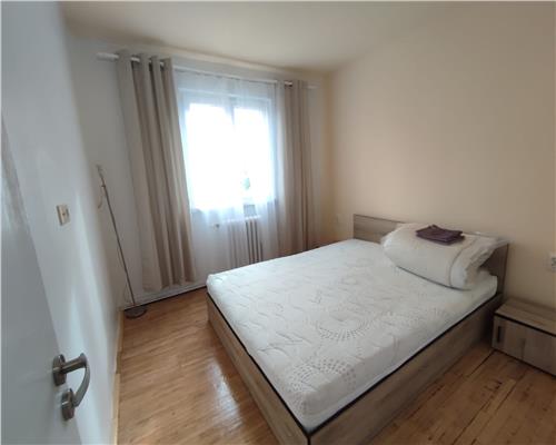 Apartament cu 3 camere pe Mihai Viteazu