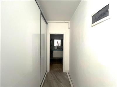 Apartament etaj 2 la cheie 3 camere 2 bai balcon parcare in Sibiu