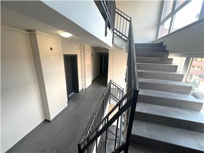 Apartament etaj 2 la cheie 3 camere 2 bai balcon parcare in Sibiu