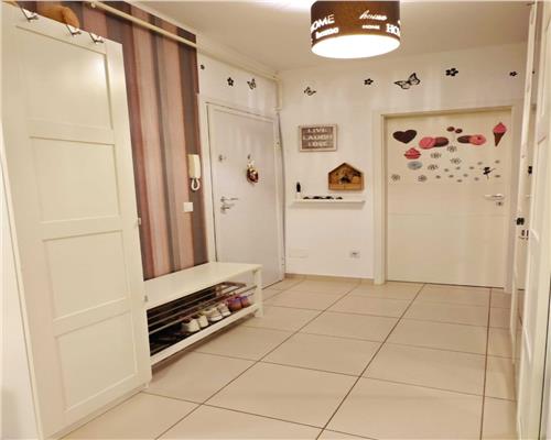 Apartament modern decomandat cu 3 camere si pivnita in Avangarden