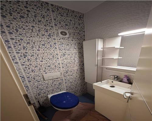 Apartament modern decomandat cu 3 camere si pivnita in Avangarden