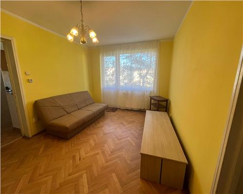 Apartament 2 camere si balcon zona Centrala