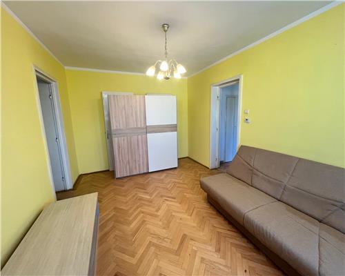 Apartament 2 camere si balcon zona Centrala