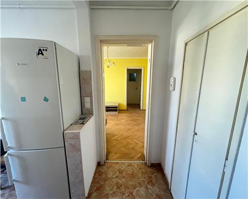 Apartament 2 camere si balcon zona Centrala