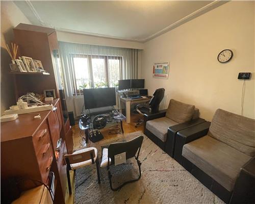 Apartament cu 3 camere decomandat in Valea Aurie