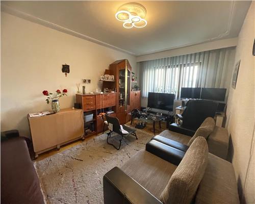 Apartament cu 3 camere decomandat in Valea Aurie