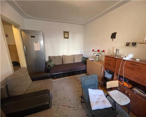 Apartament cu 3 camere decomandat in Valea Aurie