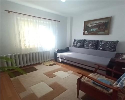 Apartament decomandat cu 4 camere 2 bai si pivnita in zona Centrala