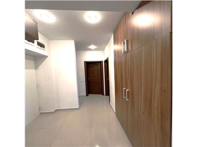 Apartament modern 60 mp cu parcare si curte 50 mp zona Sub Arini