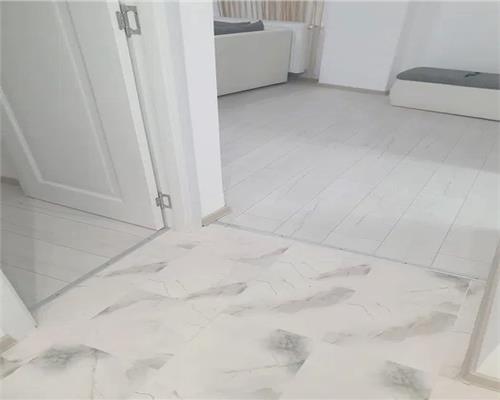 Apartament 2 camere etaj 3 cu balcon zona Turnisor