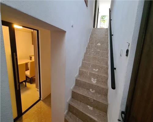 Casa cu 4 camere zona Trei Stejari cu gradina de 100 mp