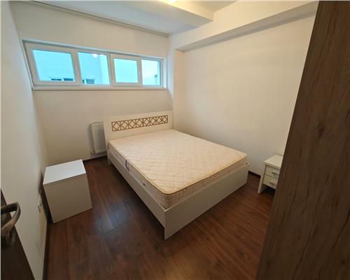 Apartament modern cu 3 camere cu terasa si loc parcare in zona Piata Cluj