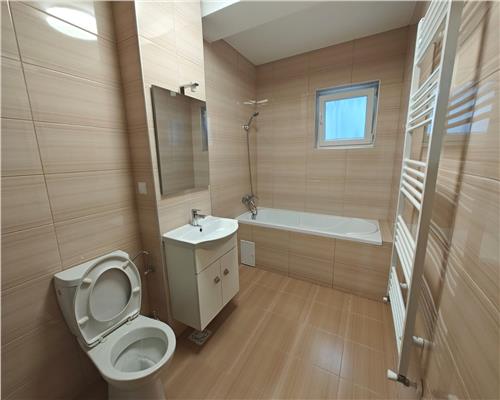 Apartament modern cu 3 camere cu terasa si loc parcare in zona Piata Cluj