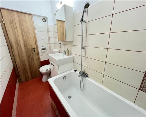 Apartament 3 camere decomandat 2 bai 2 balcoane Calea Dumbravii