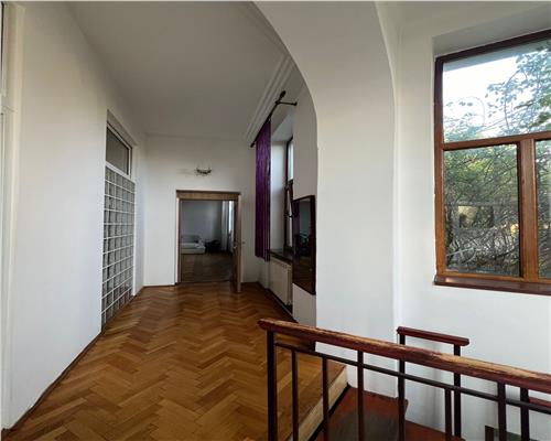 Apartament cu 2 camere terasa si garaj pe strada Negoi