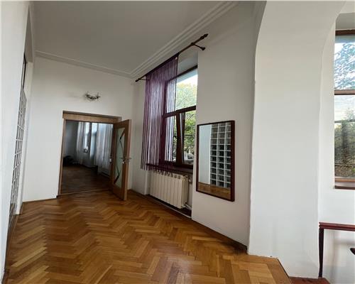 Apartament cu 2 camere terasa si garaj pe strada Negoi