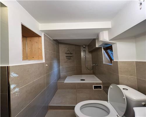 Apartament cu 3 camere 2 bai si garaj zona Premium